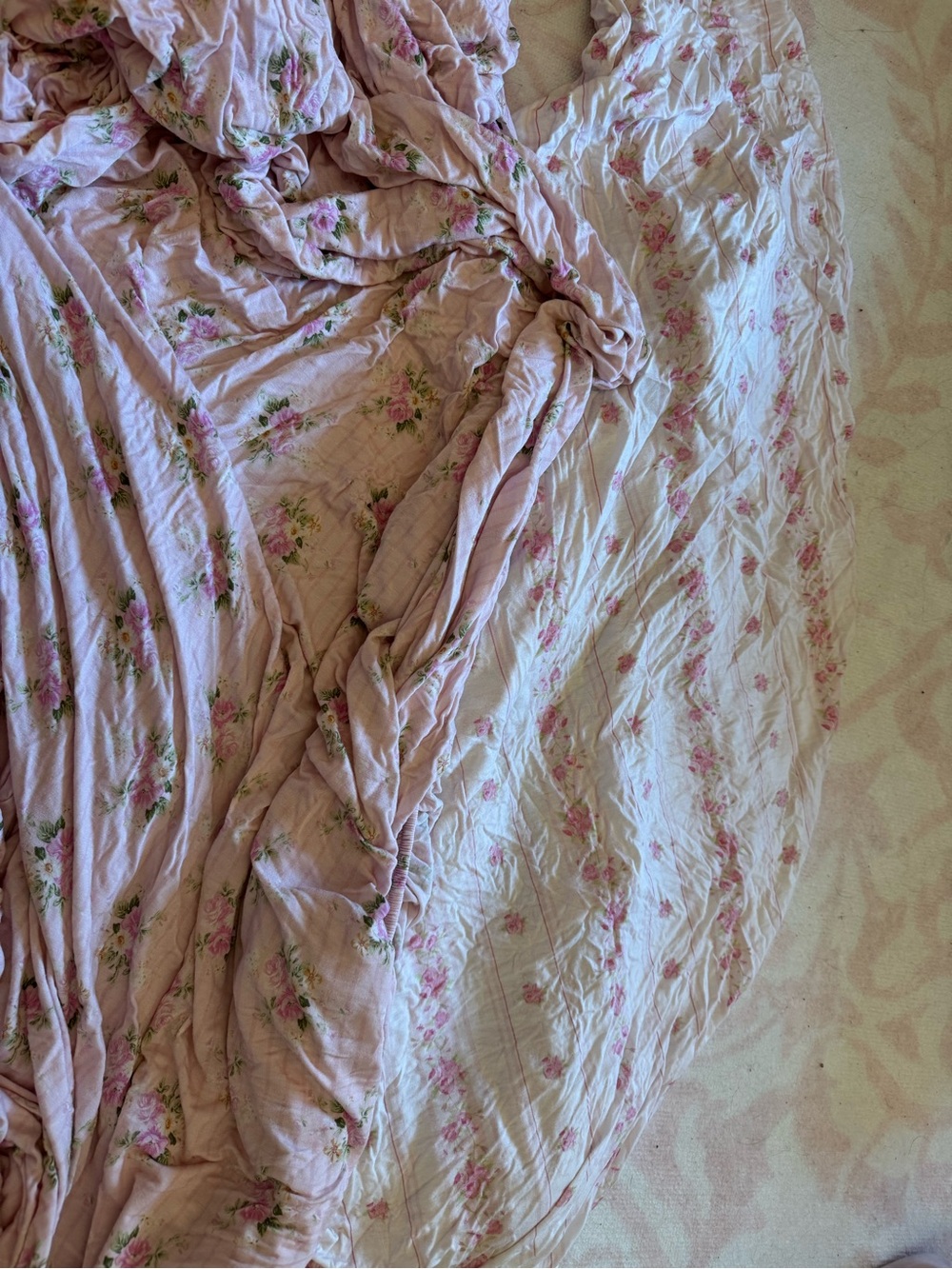 Bums and Roses Crib Sheet Bundle